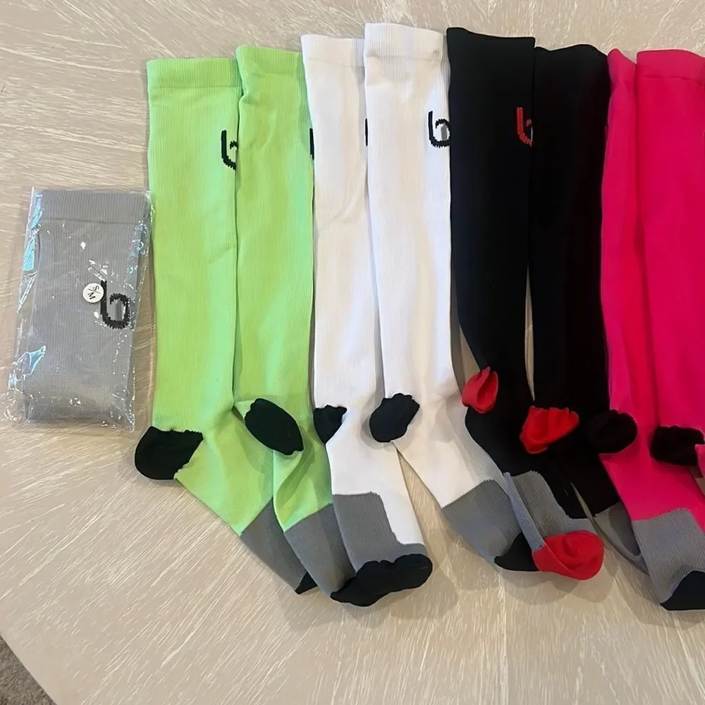 Compression Socks for Women & Men Circulation 15-20 mmHg S/M NWOT